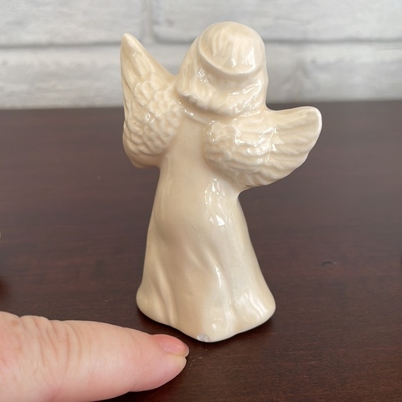 Three Ceramic Angels - Picture 3 of 14
